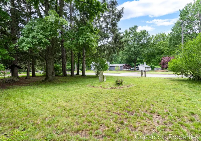 Photo 3 of Single family home for sale at 1403 S Mears Ave, Whitehall, MI 49461 | MLS# 65026032775 | Listing updated on 2026-09-08