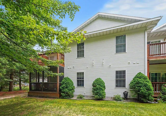 16th image of 1025 E Lincoln, East Tawas, MI 48730 | MLS# 77080070426