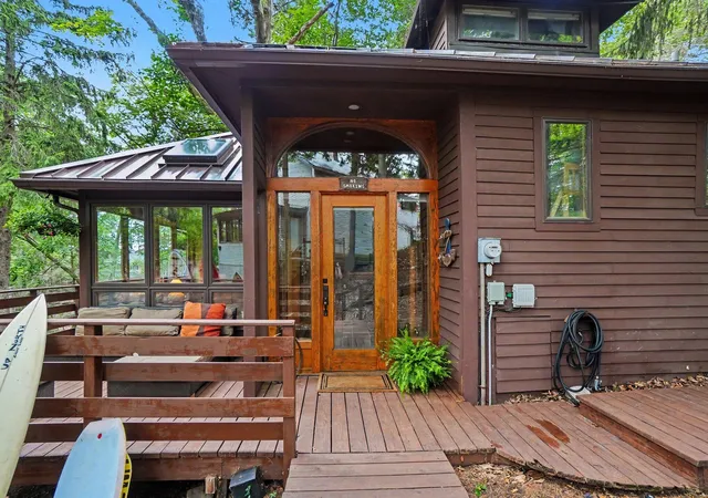 Photo 3 of Single family home for sale at 20 Crescent Hl, Grand Haven, MI 49417 | MLS# 71026032788 | Listing updated on 2026-07-29