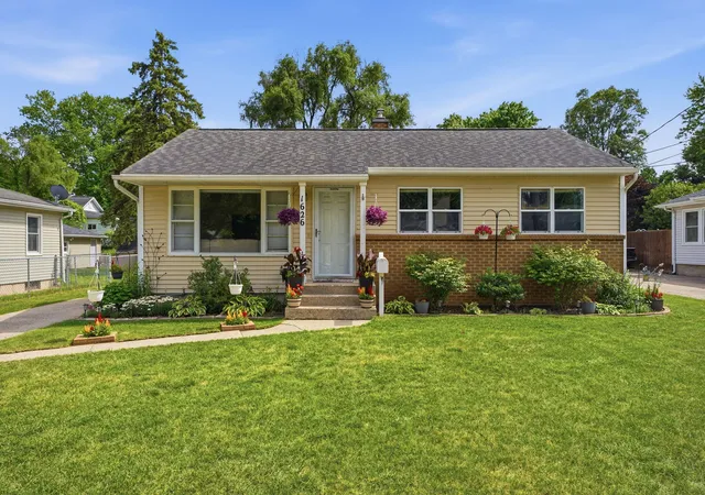 Photo 1 of Sale Pending at 1626 Royal Oak St Sw, Wyoming, MI 49519 | MLS# 65026032789 | Listing updated on 2026-07-08