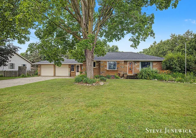 Photo 1 of Sale Pending at 8261 Cottonwood Dr, Jenison, MI 49428 | MLS# 65026032798 | Listing updated on 2026-07-17