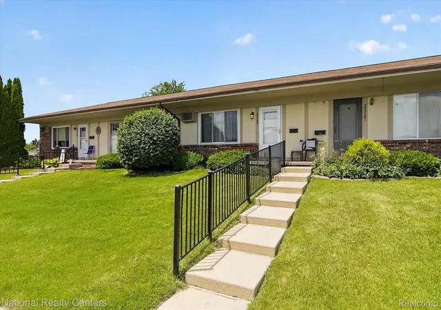 Photo 2 of Condo for sale at 25245 Franklin Ter #3, South Lyon, MI 48178 | MLS# 20261049511 | Listing updated on 2026-09-06