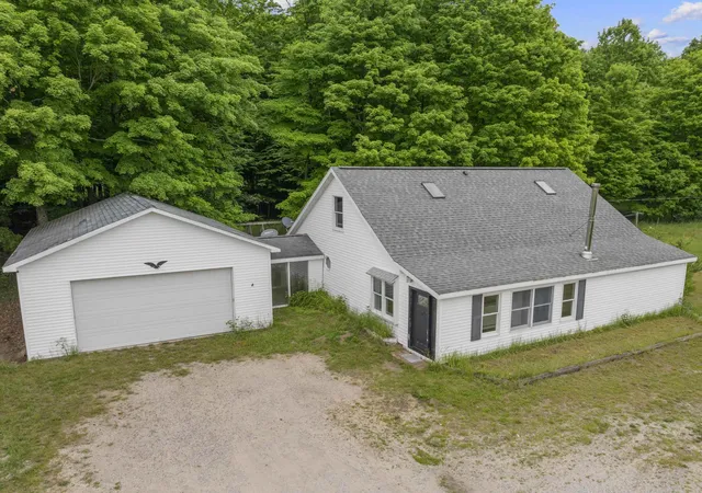 1st image of 10080 Homestead Rd, Beulah, MI 49617 | MLS# 78080070429