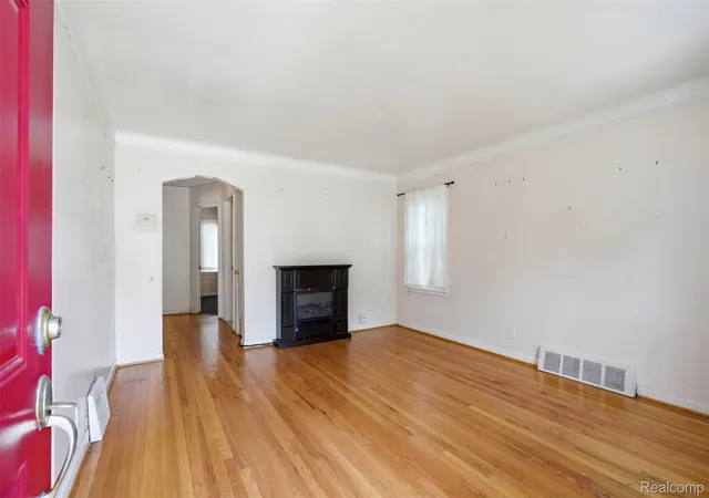 Photo 3 of Single family home for sale at 1427 Pearson St, Ferndale, MI 48220 | MLS# 20261049535 | Listing updated on 2026-07-26