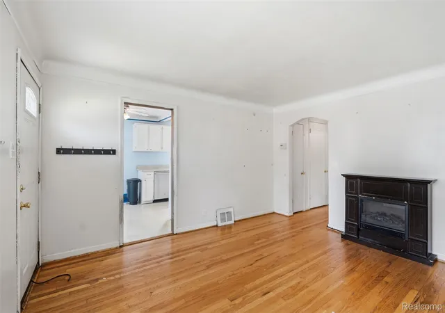 Photo 3 of Single family home for sale at 1427 Pearson St, Ferndale, MI 48220 | MLS# 20261049535 | Listing updated on 2026-07-26