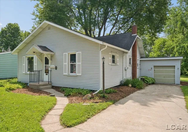Photo 1 of Single family home for sale at 1237 Vine St, Adrian, MI 49221 | MLS# 56050213282 | Listing updated on 2026-06-30