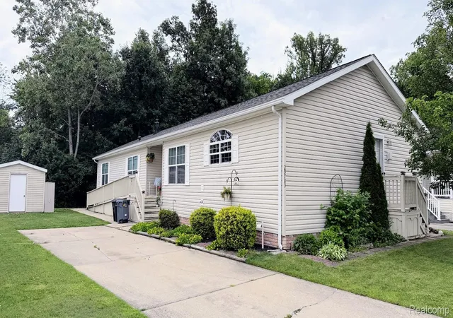 Photo 1 of Single family home for sale at 29703 Vinewood Ln, Gibraltar, MI 48173 | MLS# 20261049547 | Listing updated on 2026-09-05