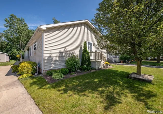 Photo 2 of Single family home for sale at 29703 Vinewood Ln, Gibraltar, MI 48173 | MLS# 20261049547 | Listing updated on 2026-09-05