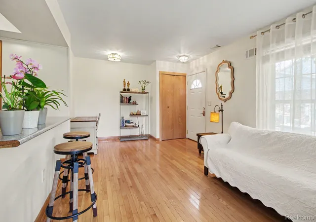 Photo 2 of Condo for sale at 28427 Longmeadow Ln, Brownstown Twp, MI 48183 | MLS# 20261049550 | Listing updated on 2026-09-11