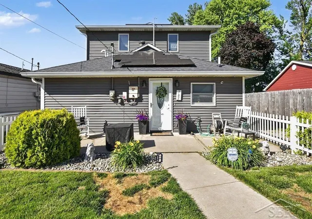 2nd image of 705 Bay Rd, Bay City, MI 48706 | MLS# 61050213287