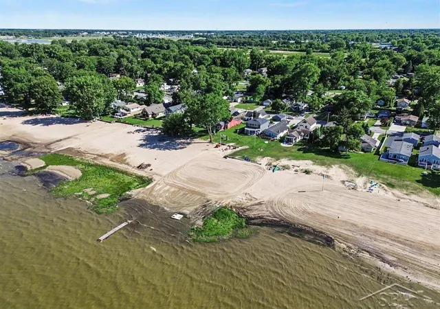 31st image of 705 Bay Rd, Bay City, MI 48706 | MLS# 61050213287