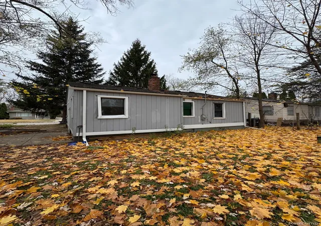3rd image of 19372 Woodbine St, Detroit, MI 48219 | MLS# 20261049570