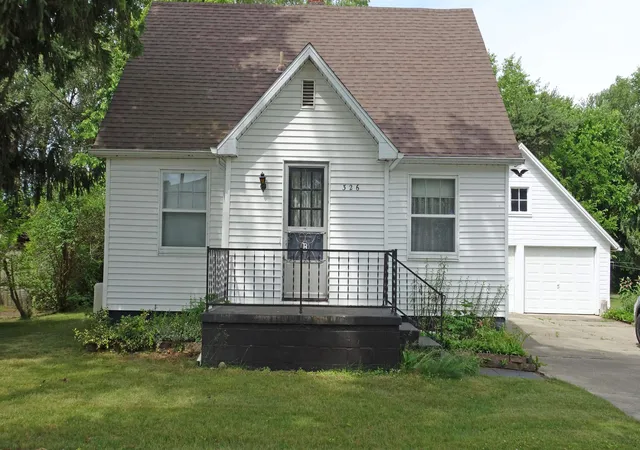 1st image of 326 S Clark St, Chesaning, MI 48616 | MLS# 5050213313