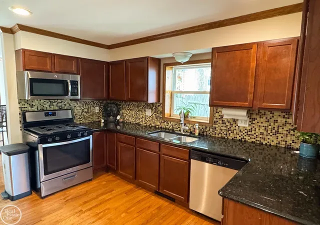 Photo 3 of Single family home for sale at 1116 Garfield St, Port Huron, MI 48060 | MLS# 58050213314 | Listing updated on 2026-07-27