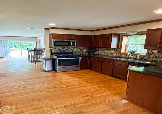 Photo 3 of Single family home for sale at 1116 Garfield St, Port Huron, MI 48060 | MLS# 58050213314 | Listing updated on 2026-07-27