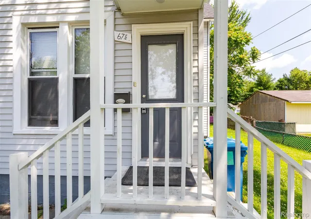 Listing Photo 5 - Condo for sale in building located at 61-67 E St, Oxford, MI 48371