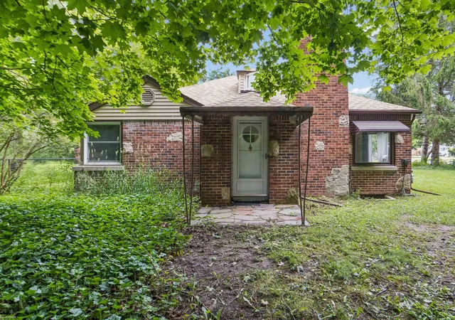 Photo 1 of Sale Pending at 3000 W Water St, Port Huron, MI 48060 | MLS# 58050213318 | Listing updated on 2026-07-10