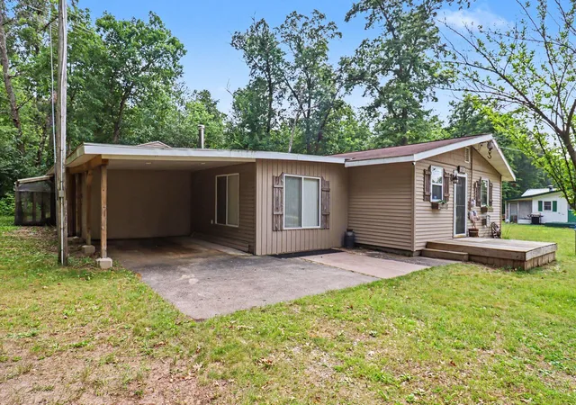 3rd image of 8188 E Woodruff Dr, Newaygo, MI 49337 | MLS# 72026032890
