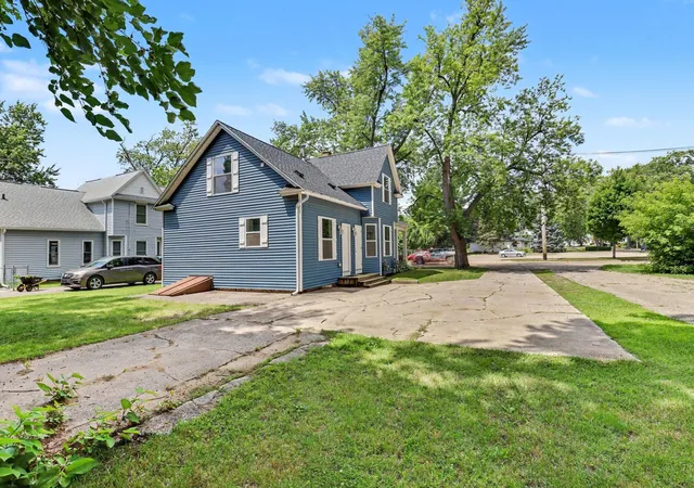 Listing Photo 3 - Condo for sale in building located at 143 S State St, Zeeland, MI 49464