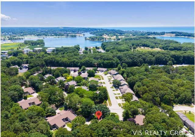 34th image of 17570 Parkwood Dr #A, Spring Lake, MI 49456 | MLS# 65026032901