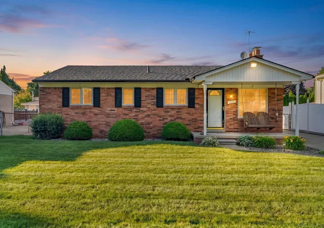 Photo 1 of Sale Pending at 14551 Debbie Dr, Sterling Heights, MI 48313 | MLS# 58050213343 | Listing updated on 2026-07-28