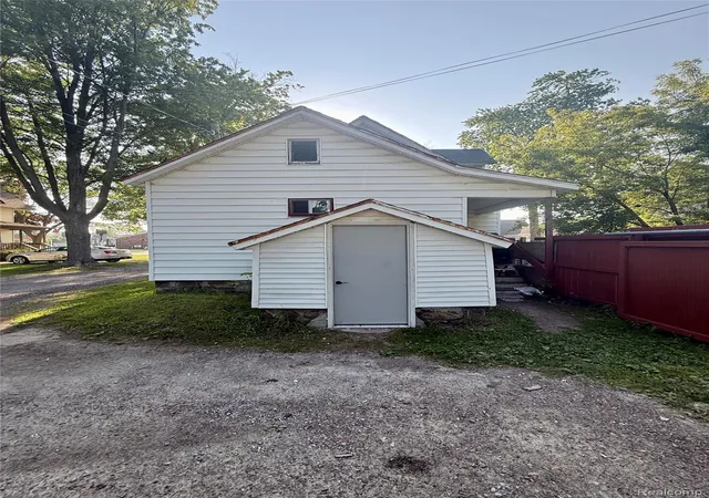 2nd image of 1813 10th Ave, Port Huron, MI 48060 | MLS# 20261049686