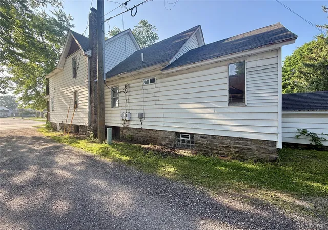 4th image of 1813 10Th Ave, Port Huron, MI 48060 | MLS# 20261049686