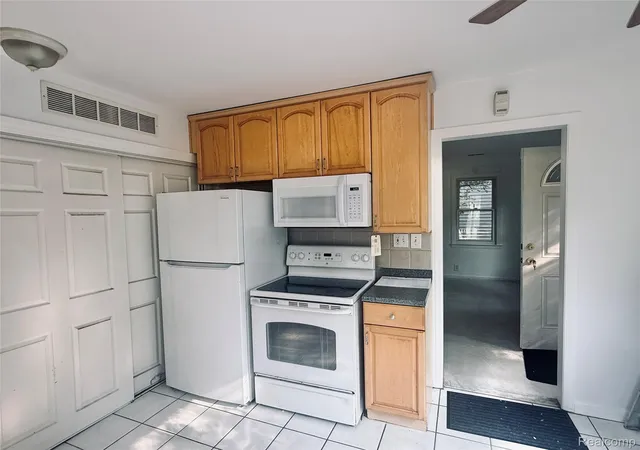Photo 3 of Single family home for sale at 4128 Elmhurst Ave, Royal Oak, MI 48073 | MLS# 20261049702 | Listing updated on 2026-09-02