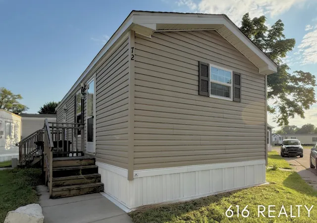 1st image of 72 N Green Meadow St Se, Grand Rapids, MI 49548 | MLS# 65026032918