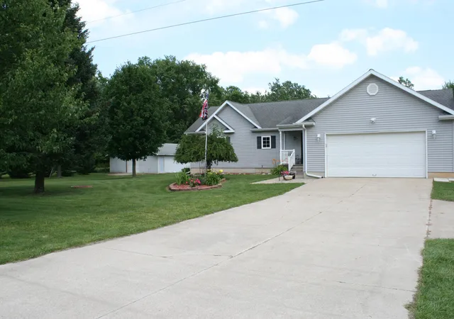 Photo 1 of Single family home for sale at 14021 Pardee Rd, Buchanan, MI 49107 | MLS# 69026032945 | Listing updated on 2026-08-17