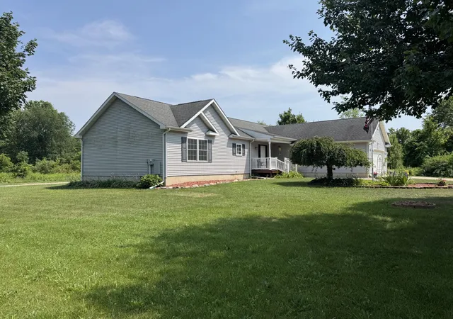 Photo 3 of Single family home for sale at 14021 Pardee Rd, Buchanan, MI 49107 | MLS# 69026032945 | Listing updated on 2026-08-17