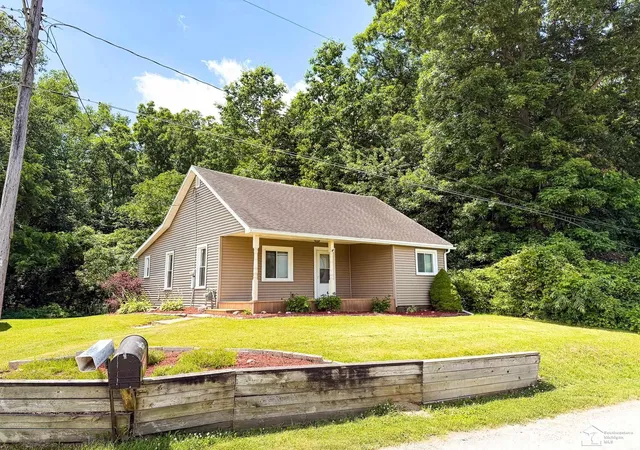 3rd image of 1051 Elm St, Manitou Beach, MI 49253 | MLS# 57050213371