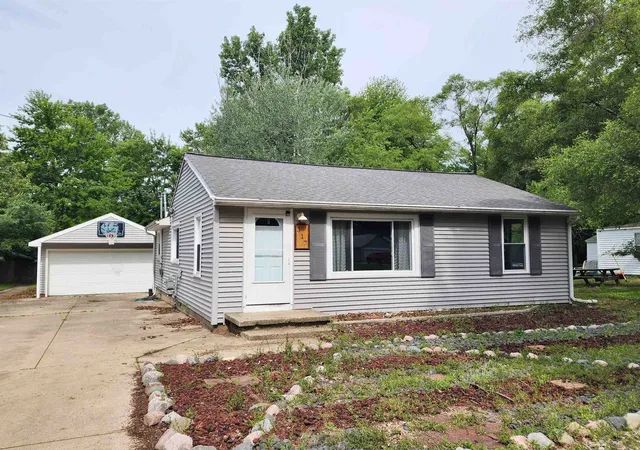 Photo 1 of Single family home for sale at 317 Longview Dr, Midland, MI 48642 | MLS# 79080070452 | Listing updated on 2026-07-13
