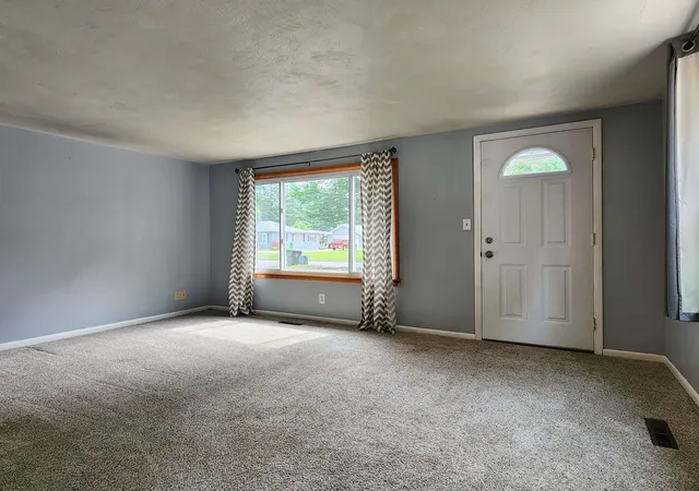 Photo 2 of Single family home for sale at 317 Longview Dr, Midland, MI 48642 | MLS# 79080070452 | Listing updated on 2026-07-13
