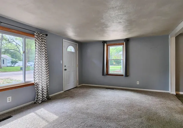 Photo 3 of Single family home for sale at 317 Longview Dr, Midland, MI 48642 | MLS# 79080070452 | Listing updated on 2026-07-13