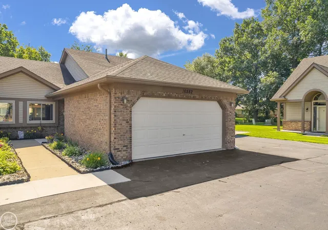 Condo for sale at 16582 Woodlane Dr, Fraser, MI 48026 | MLS# 58050213383