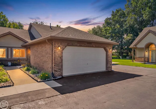 Photo 2 of Condo for sale at 16582 Woodlane Dr, Fraser, MI 48026 | MLS# 58050213383 | Listing updated on 2026-09-17