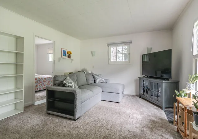 Photo 3 of Single family home for sale at 128 S Berkley St, Kalamazoo, MI 49006 | MLS# 66026032957 | Listing updated on 2026-07-17
