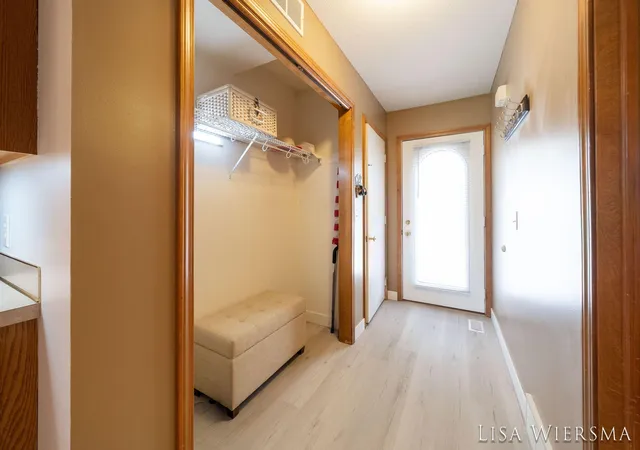 Listing Photo 5 - Condo for sale in building located at 11967 Willow Wood Ln S, Holland, MI 49424