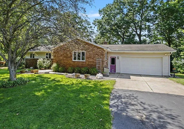 Photo 2 of Single family home for sale at 10492 Range Line Rd, Berrien Springs, MI 49103 | MLS# 69026032973 | Listing updated on 2026-06-30
