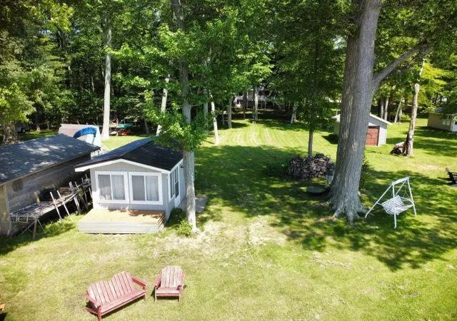 5th image of 200 Mcdonald Dr, Houghton Lake, MI 48629 | MLS# 77080070461
