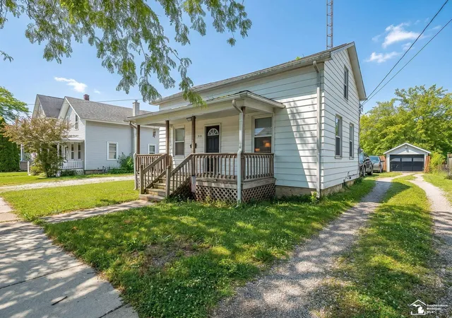 Photo 1 of Single family home for sale at 511 W 3rd Street, Monroe, MI 48161 | MLS# 57050213399 | Listing updated on 2026-08-18