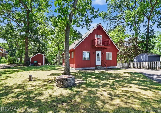 5th image of 250 E Canyon Dr, Milford, MI 48380 | MLS# 20261049775