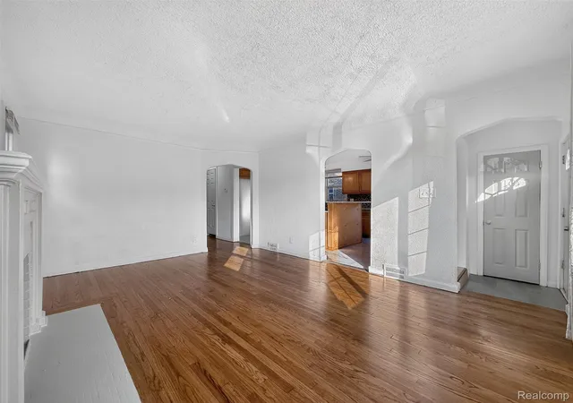 Photo 3 of Single family home for sale at 5566 Lakepointe St, Detroit, MI 48224 | MLS# 20261049777 | Listing updated on 2026-10-06