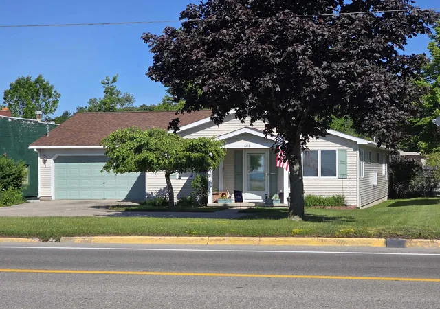 Photo 1 of Single family home for sale at 808 W Lake St, Tawas City, MI 48763 | MLS# 77080070465 | Listing updated on 2026-07-07