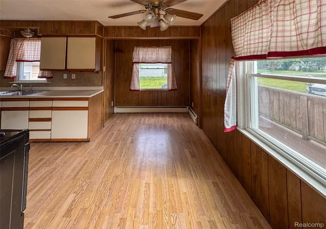 2nd image of 921 Venoy, Garden City, MI 48135 | MLS# 20261049804