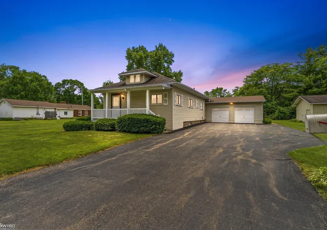 Photo 1 of Single family home for sale at 1018 Mildred St, Flushing, MI 48433 | MLS# 5050213402 | Listing updated on 2026-09-07