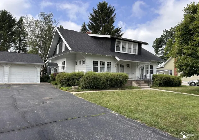 Photo 1 of Single family home for sale at 275 W Vesey St, Petersburg, MI 49270 | MLS# 57050213410 | Listing updated on 2026-09-15