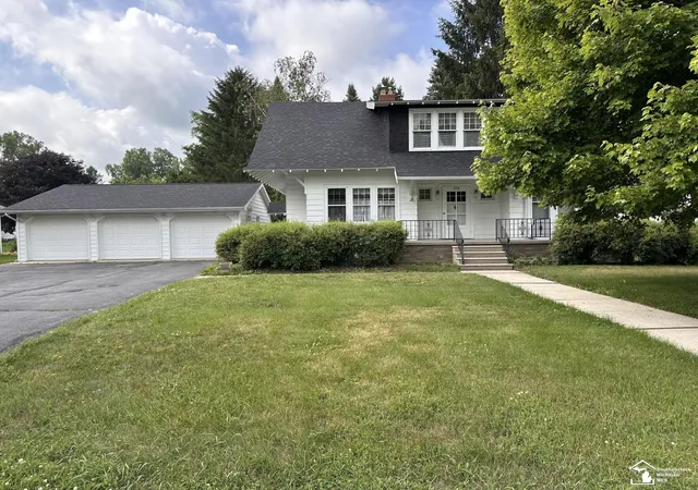 Photo 2 of Single family home for sale at 275 W Vesey St, Petersburg, MI 49270 | MLS# 57050213410 | Listing updated on 2026-09-15