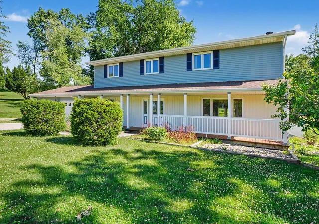 Photo 3 of Single family home for sale at 4761 E Arrowhead Dr, Berrien Springs, MI 49103 | MLS# 69026033023 | Listing updated on 2026-07-02